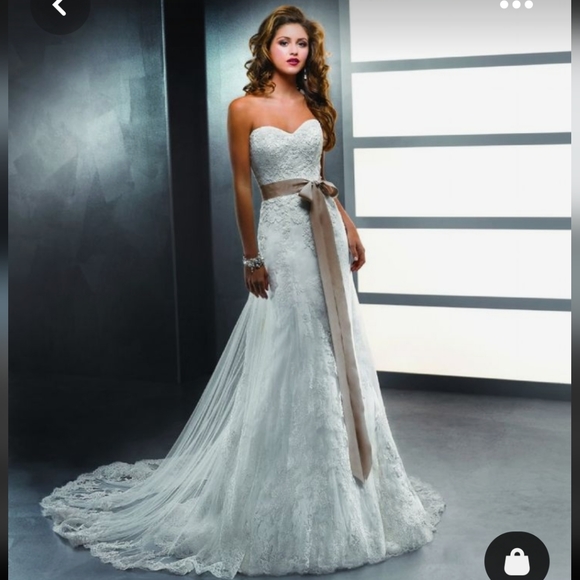 Wedding Dress - Picture 3 of 3